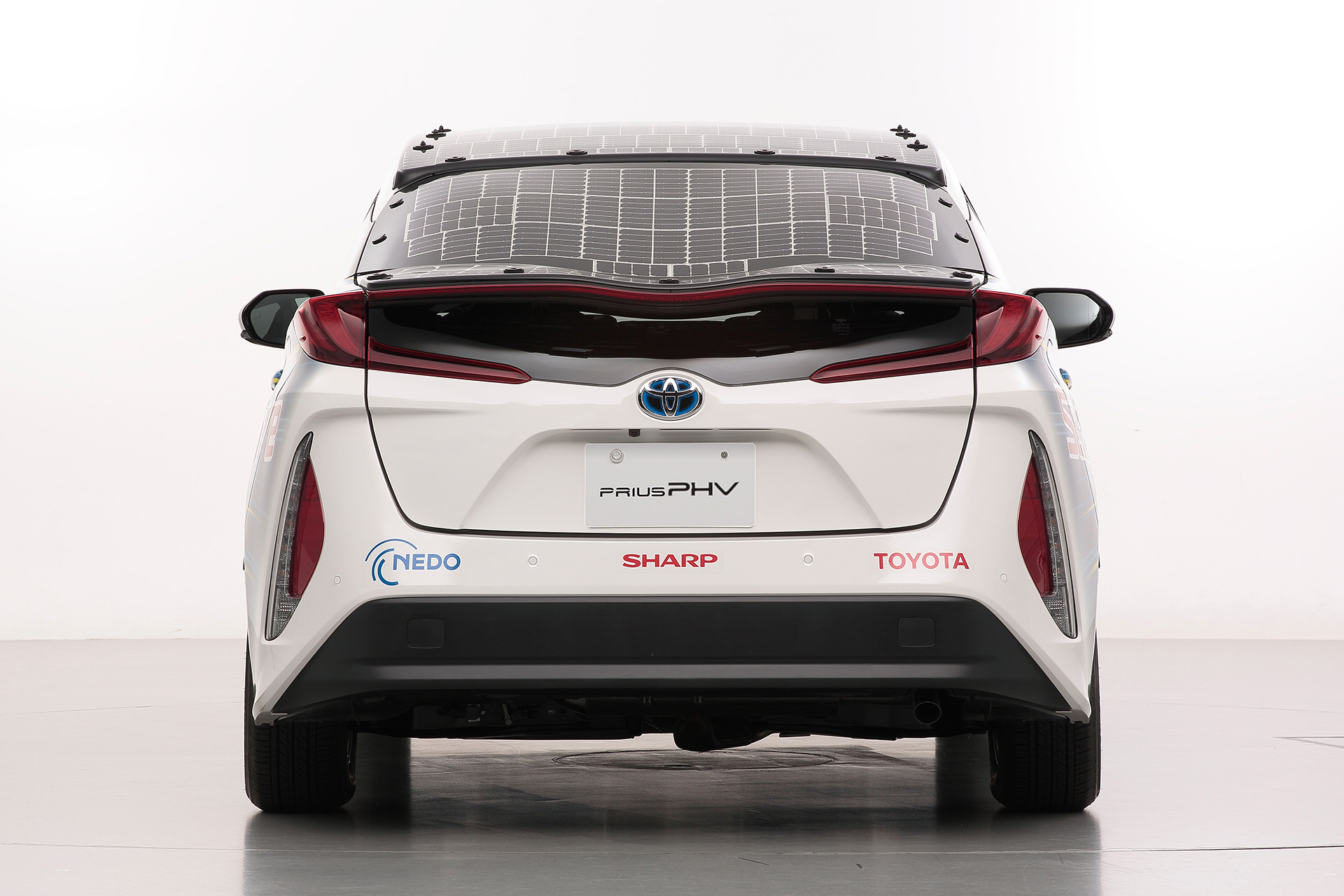 Toyota Güneş Enerjili Araç
